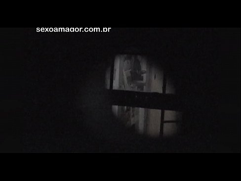 ❤️ 金发女郎被隐藏在空心砖后面的邻居偷窥者偷偷录影 ❌ Quality sex