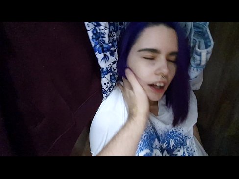 ❤️ 在衣柜里发现我的妹妹并帮助她射精 ❌ Quality sex